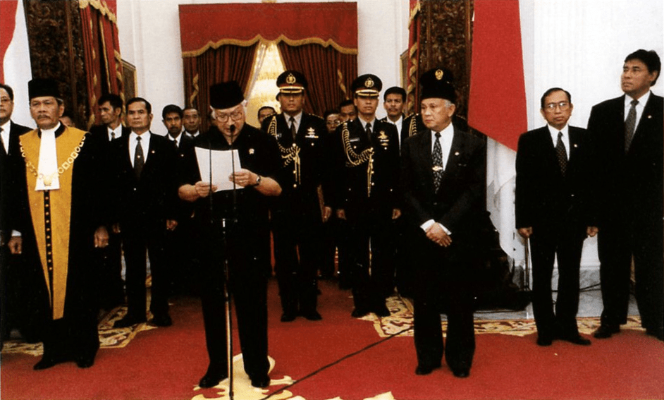 Indonesia’s political transition following the 1997–98 economic collapse